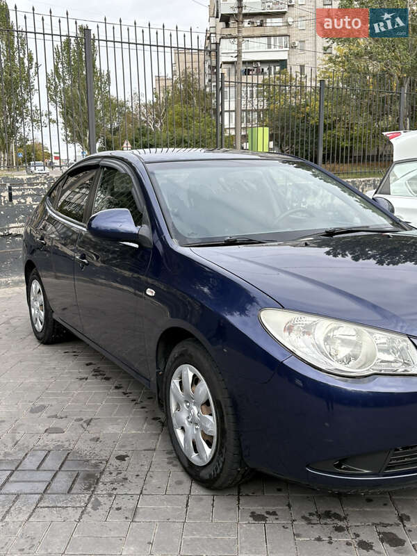 Седан Hyundai Elantra 2008 в Запорожье