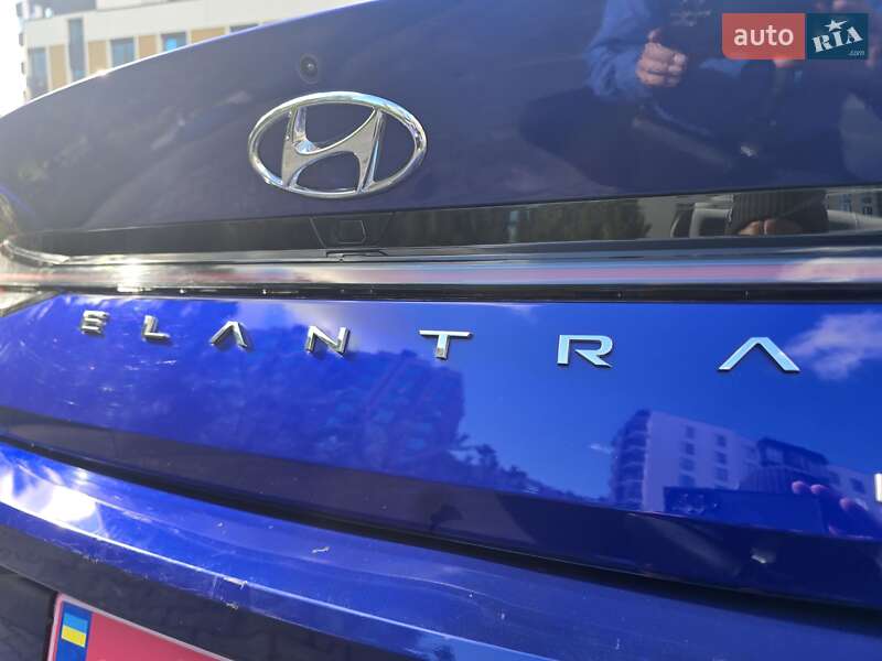 Седан Hyundai Elantra 2023 в Киеве
