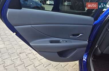 Седан Hyundai Elantra 2023 в 