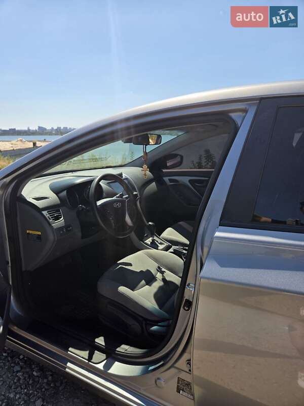 Седан Hyundai Elantra 2013 в Днепре фото 4 Седан Hyundai Elantra 2013 в Днепре