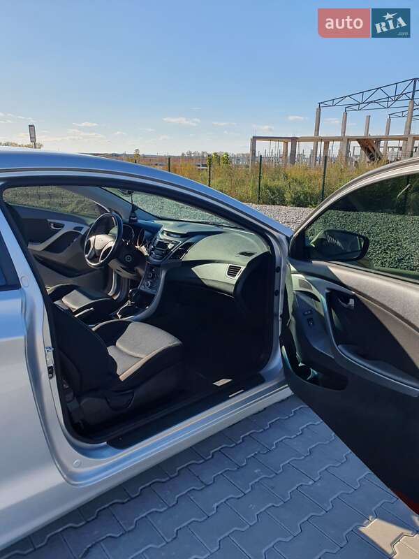 Купе Hyundai Elantra 2014 в Киеве фото 3 Купе Hyundai Elantra 2014 в Киеве