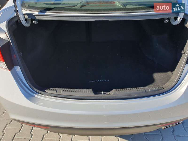 Купе Hyundai Elantra 2014 в Киеве фото 16 Купе Hyundai Elantra 2014 в Киеве