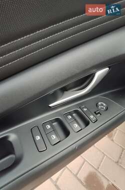 Седан Hyundai Elantra 2020 в 