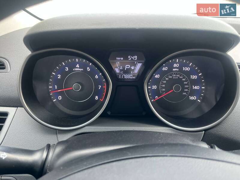 Седан Hyundai Elantra 2014 в Киеве