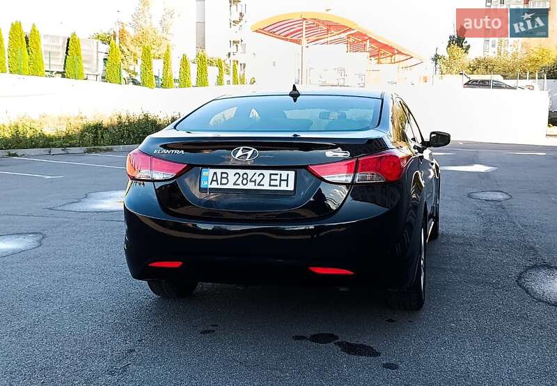 Седан Hyundai Elantra 2013 в Виннице