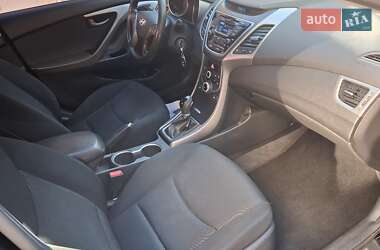 Седан Hyundai Elantra 2014 в 