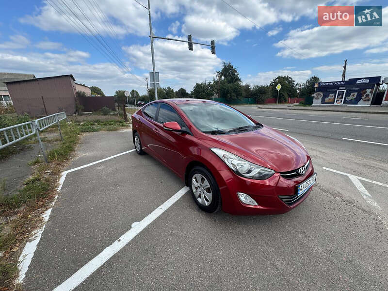 Седан Hyundai Elantra 2011 в 