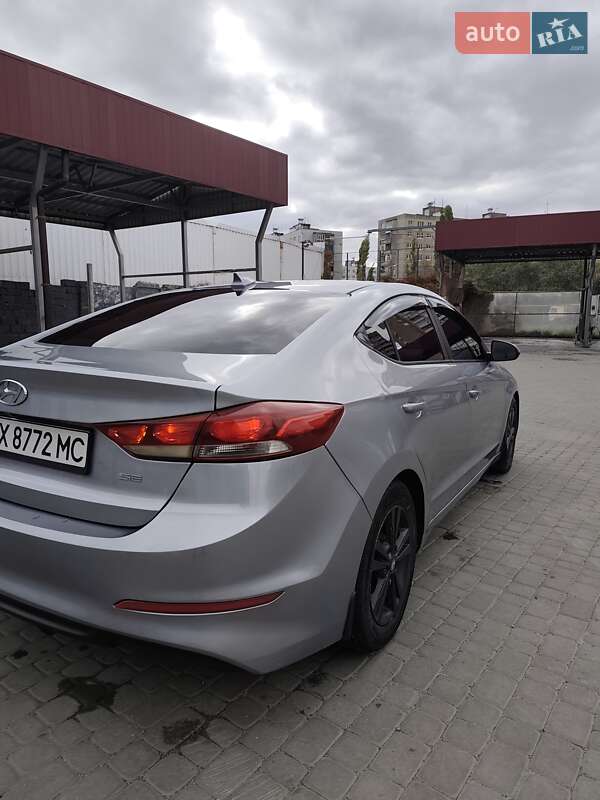 Седан Hyundai Elantra 2016 в Харкові
