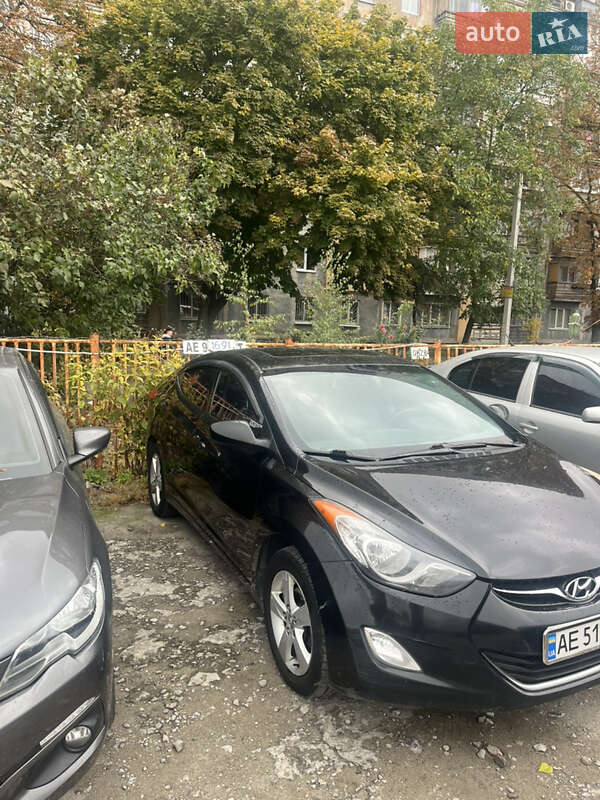 Седан Hyundai Elantra 2013 в Днепре