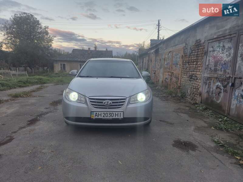 Седан Hyundai Elantra 2011 в Павлограде