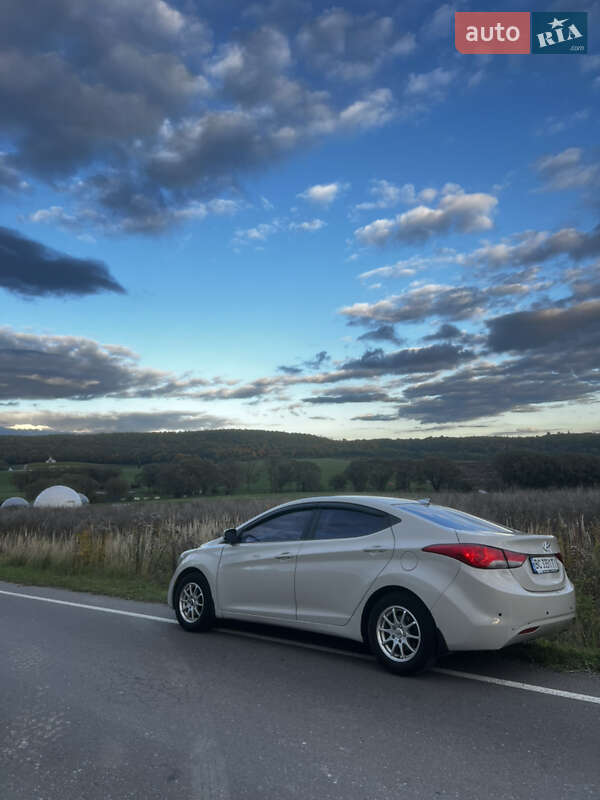 Седан Hyundai Elantra 2012 в 