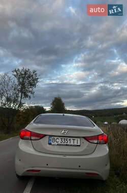 Седан Hyundai Elantra 2012 в 