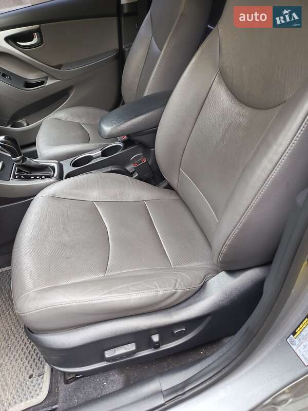 Седан Hyundai Elantra 2014 в Харькове