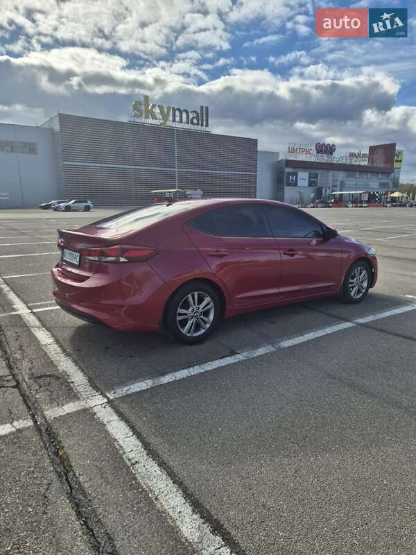 Седан Hyundai Elantra 2017 в Киеве