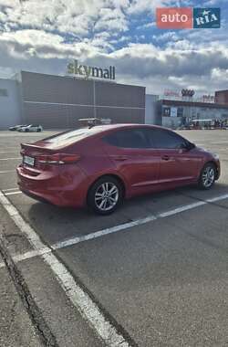 Седан Hyundai Elantra 2017 в 