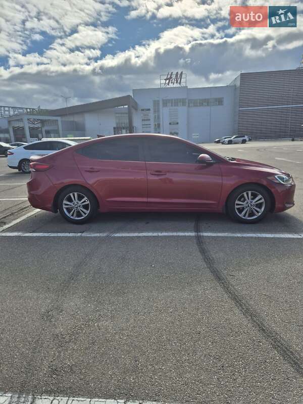 Седан Hyundai Elantra 2017 в Киеве