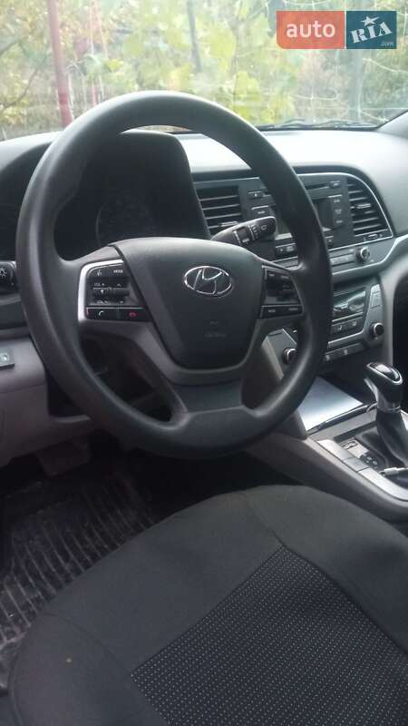 Седан Hyundai Elantra 2018 в Кропивницком