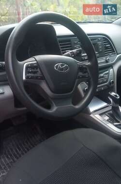 Седан Hyundai Elantra 2018 в 