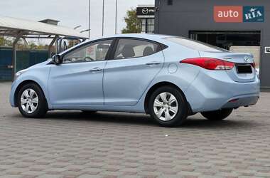 Седан Hyundai Elantra 2011 в 