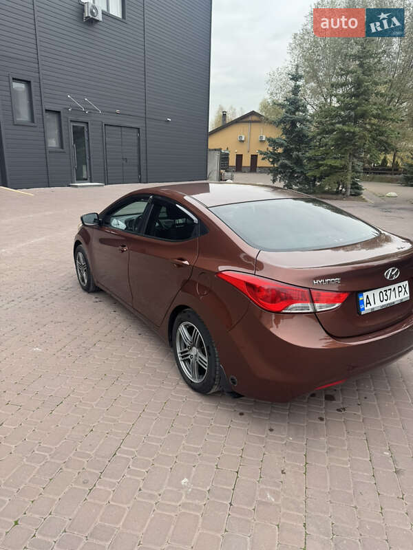 Седан Hyundai Elantra 2012 в Броварах