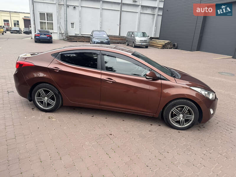 Седан Hyundai Elantra 2012 в Броварах