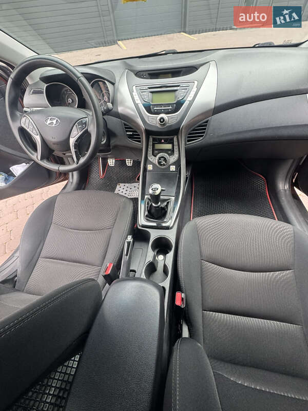 Седан Hyundai Elantra 2012 в Броварах