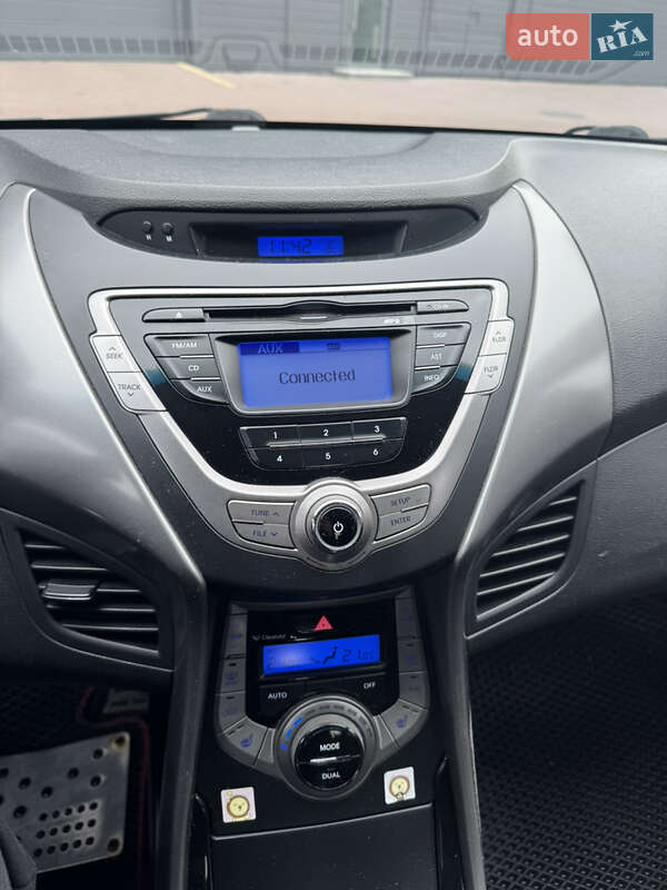 Седан Hyundai Elantra 2012 в Броварах
