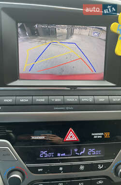 Седан Hyundai Elantra 2018 в 