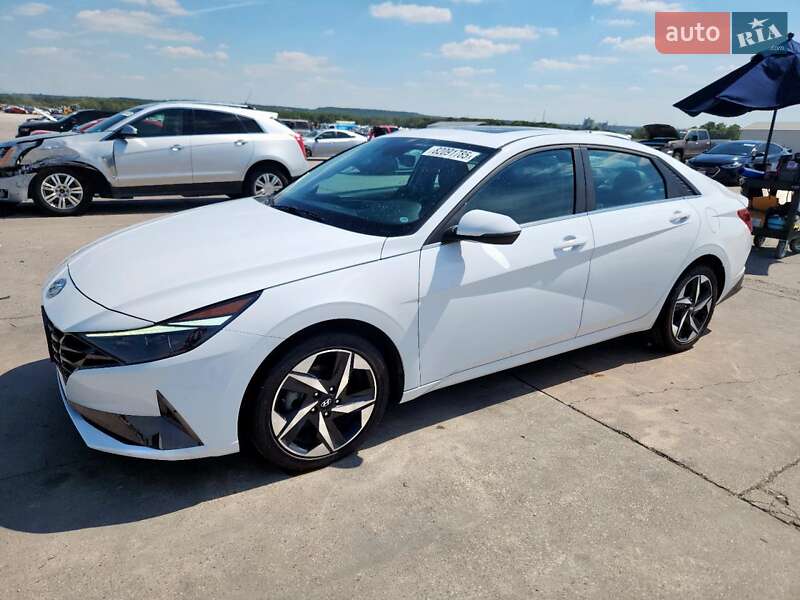 Hyundai Elantra 2022