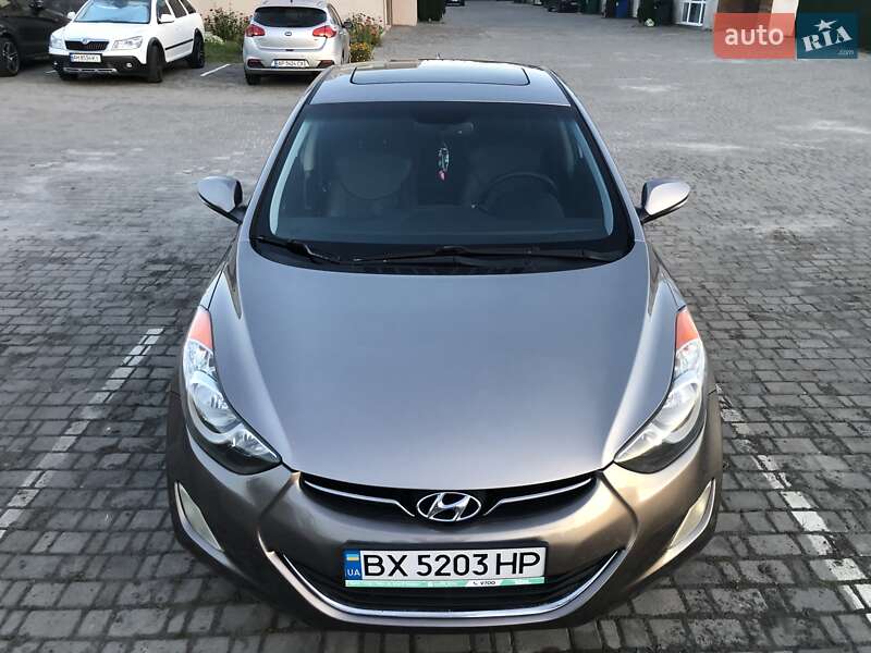 Седан Hyundai Elantra 2011 в Киеве