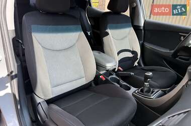 Седан Hyundai Elantra 2012 в 