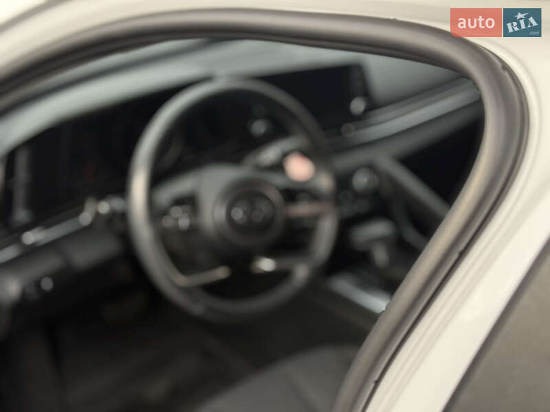 Седан Hyundai Elantra 2022 в Києві