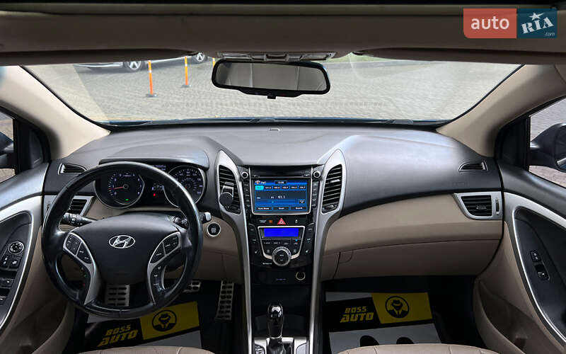 Хэтчбек Hyundai Elantra 2014 в Львове