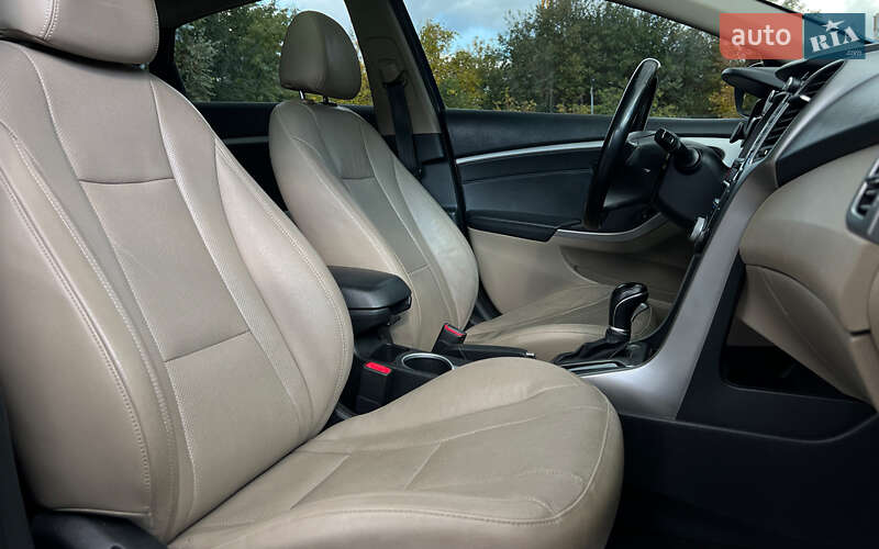 Хэтчбек Hyundai Elantra 2014 в Львове