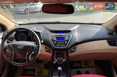 Седан Hyundai Elantra 2013 в 