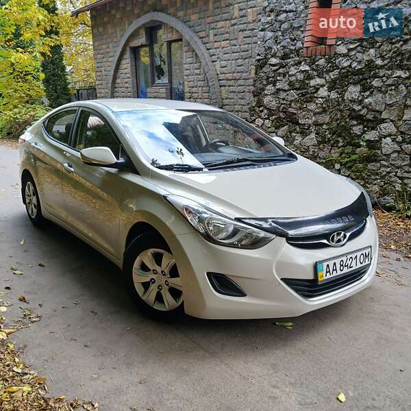Седан Hyundai Elantra 2011 в Хмельницком