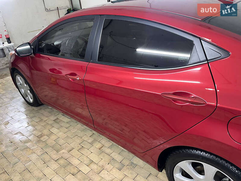 Седан Hyundai Elantra 2012 в Бориславі