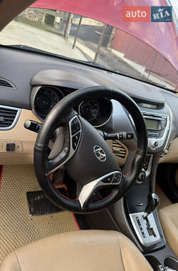 Седан Hyundai Elantra 2012 в 
