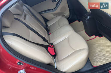 Седан Hyundai Elantra 2012 в 