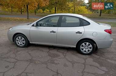 Седан Hyundai Elantra 2010 в 