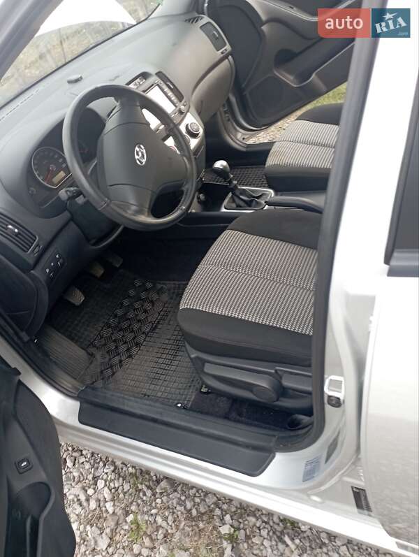 Седан Hyundai Elantra 2010 в Кам'янському фото 15 Седан Hyundai Elantra 2010 в Кам'янському