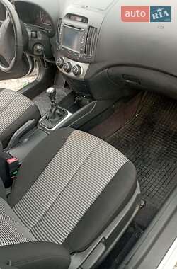 Седан Hyundai Elantra 2010 в 