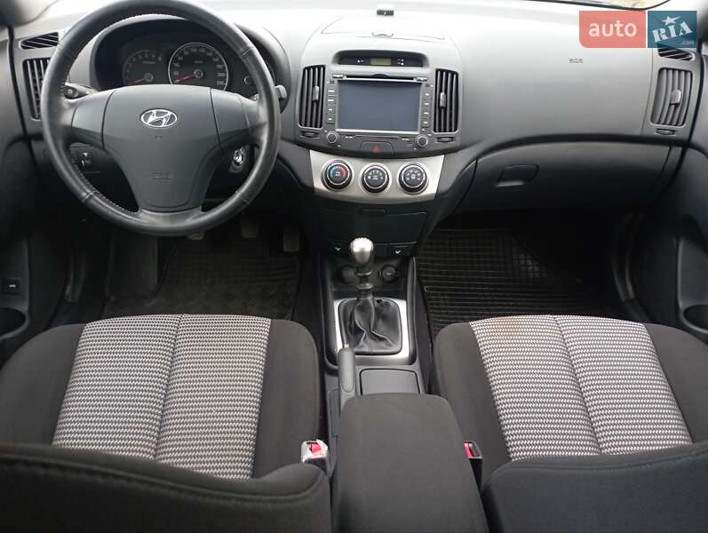 Седан Hyundai Elantra 2010 в Кам'янському фото 24 Седан Hyundai Elantra 2010 в Кам'янському