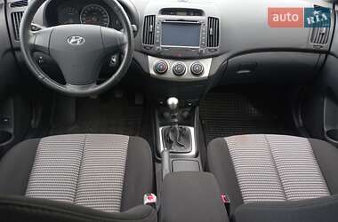 Седан Hyundai Elantra 2010 в 
