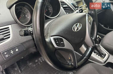 Седан Hyundai Elantra 2015 в 