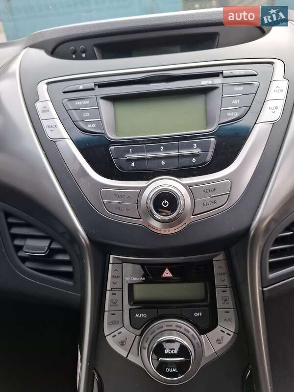 Седан Hyundai Elantra 2013 в Миколаєві