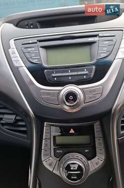 Седан Hyundai Elantra 2013 в 