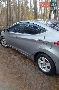 Седан Hyundai Elantra 2012 в 