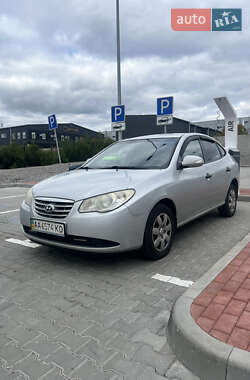 Седан Hyundai Elantra 2011 в 