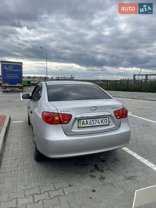 Седан Hyundai Elantra 2011 в Киеве фото 5 Седан Hyundai Elantra 2011 в Киеве